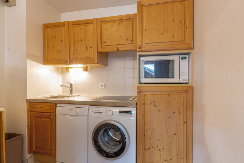 _lv_images__lot_0002340037_07_18549297