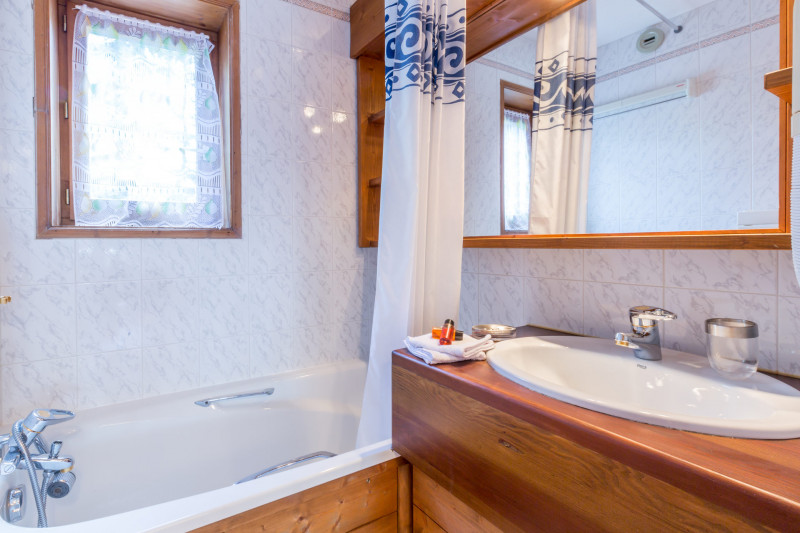 _lv_images__lot_0002340037_11_18181902 _lv_images__lot_0002340037_11_18181902