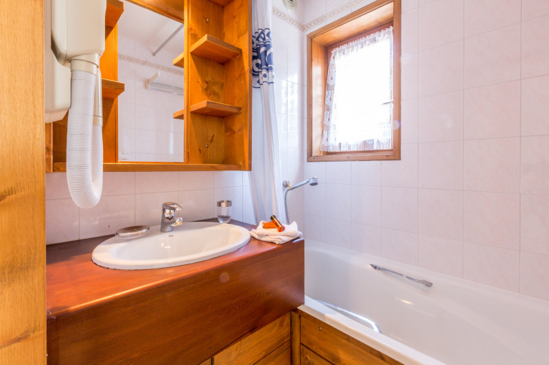 _lv_images__lot_0002340037_12_18226115