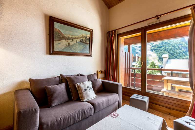 _lv_images__lot_0002340043_02_18495814