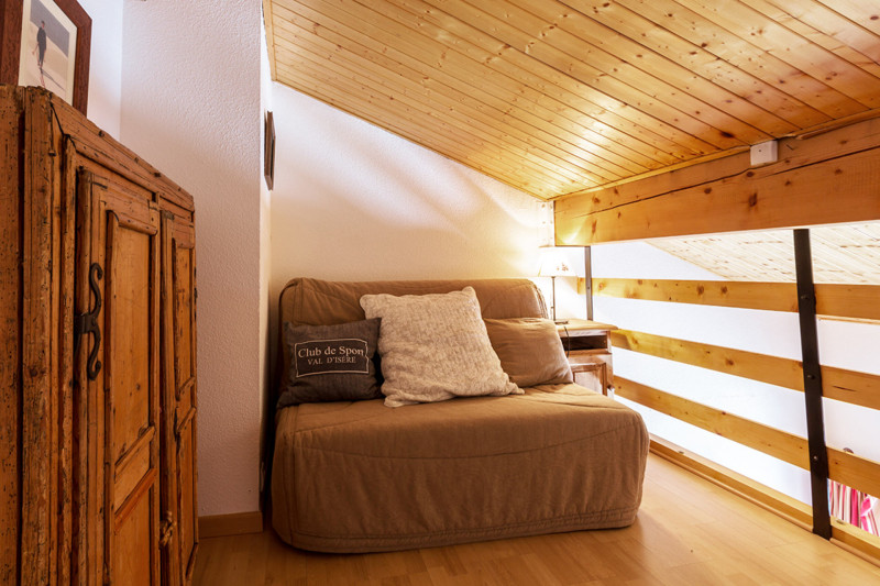 _lv_images__lot_0002340043_05_18262356