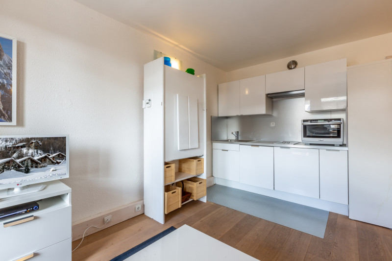 _lv_images__lot_0002340053_05_17761249