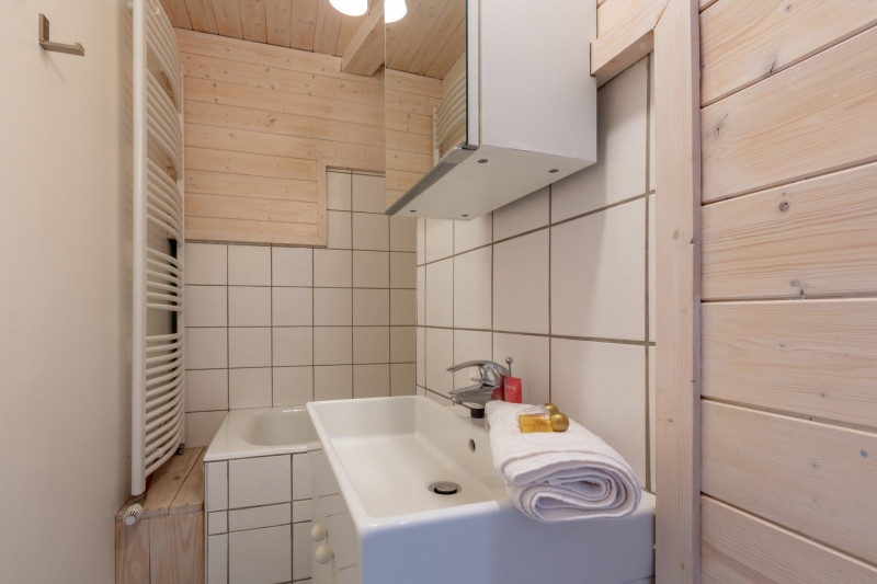 _lv_images__lot_0002340053_07_18360875 _lv_images__lot_0002340053_07_18360875