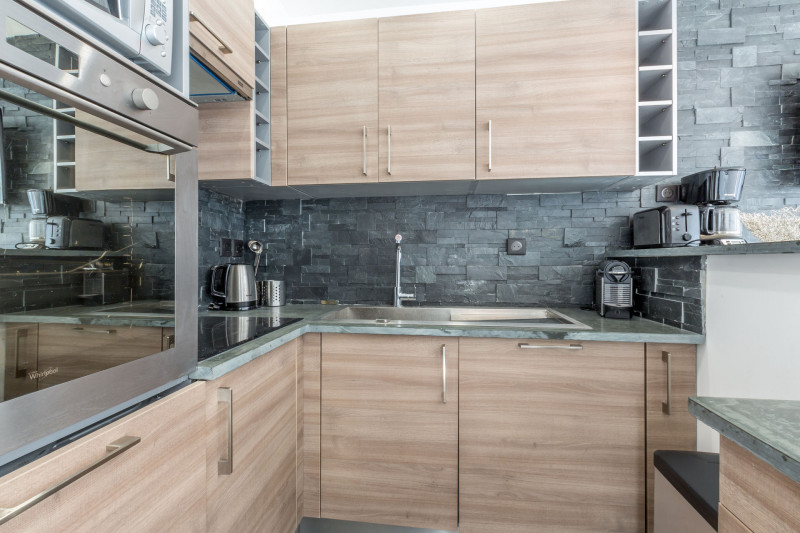 _lv_images__lot_0002340055_06_18451662