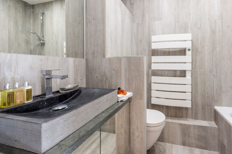 _lv_images__lot_0002340055_13_17300812