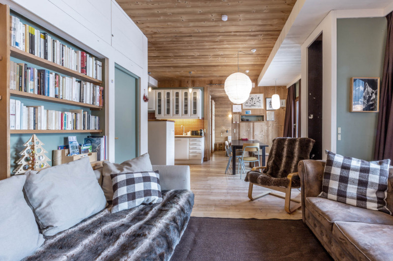 _lv_images__lot_0002340084_01_17300988