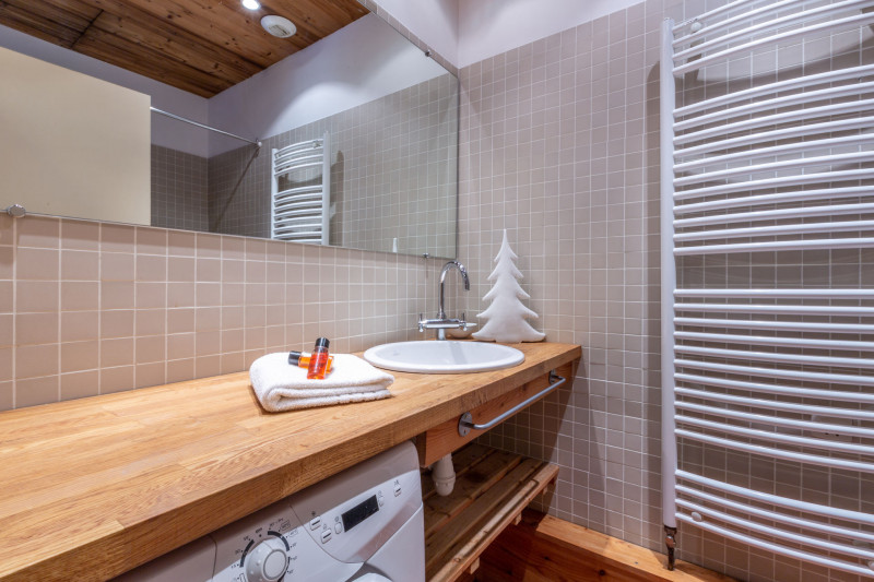 _lv_images__lot_0002340084_16_17366041 _lv_images__lot_0002340084_16_17366041