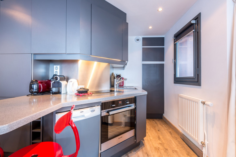 _lv_images__lot_0002340092_04_18120930