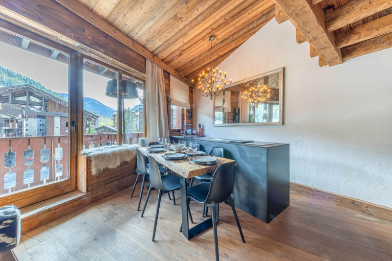 _lv_images__lot_0002340103_02_18224740