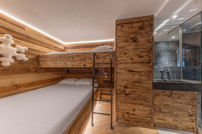 _lv_images__lot_0002340103_09_17409108 _lv_images__lot_0002340103_09_17409108