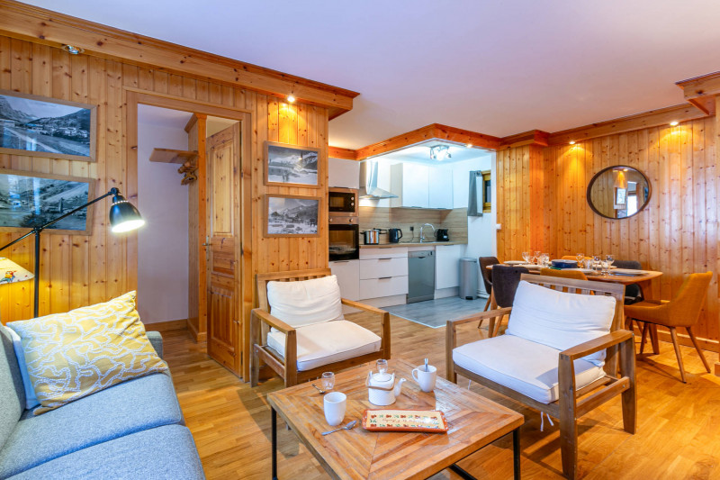 _lv_images__lot_0002340105_01_18314909