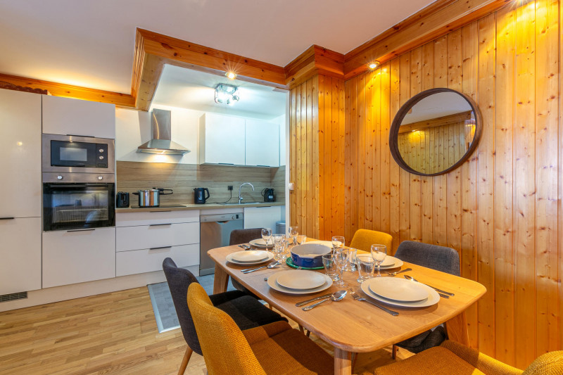 _lv_images__lot_0002340105_04_17830210