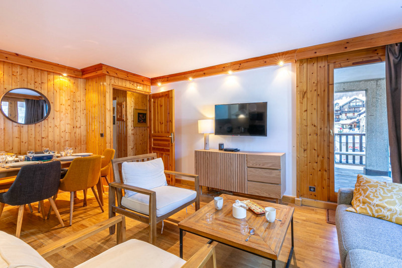 _lv_images__lot_0002340105_05_17301464