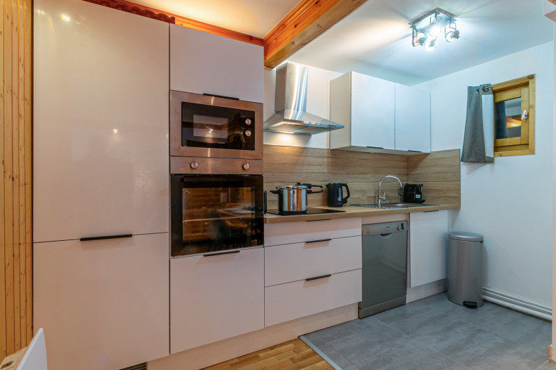 _lv_images__lot_0002340105_07_19336783