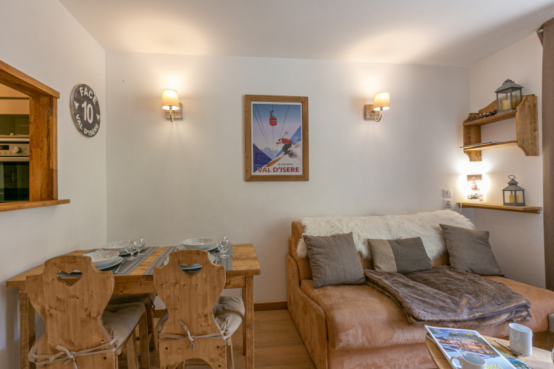 _lv_images__lot_0002340111_03_17428232