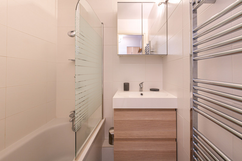 _lv_images__lot_0002340111_09_18469832