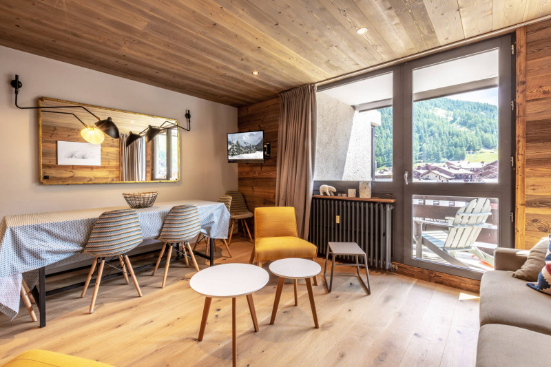 _lv_images__lot_0002340120_01_17828741