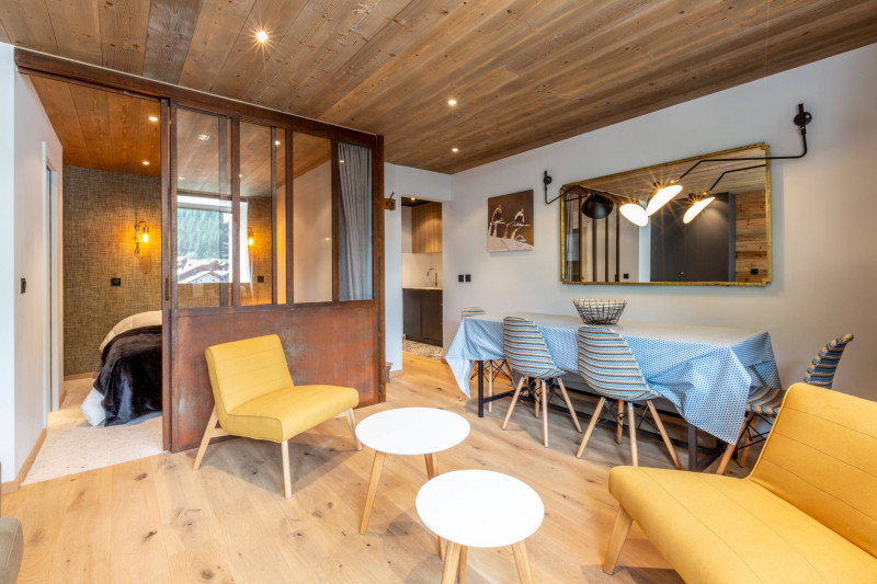 _lv_images__lot_0002340120_04_18431091