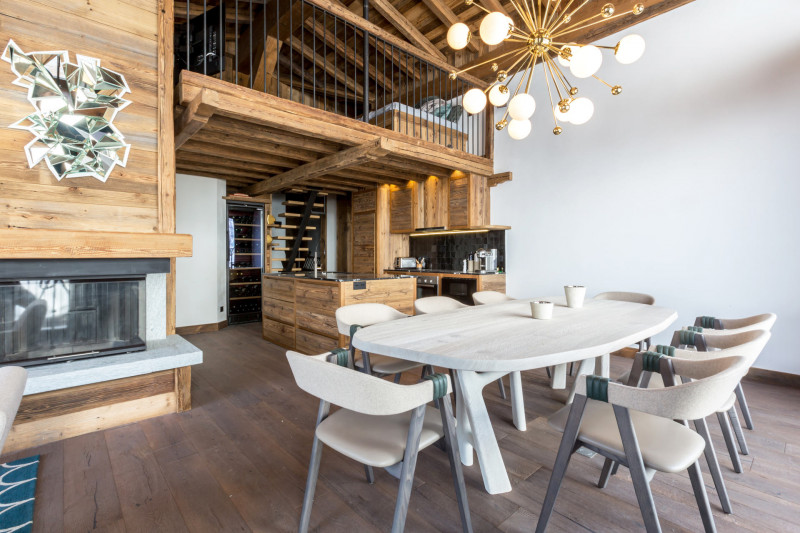 _lv_images__lot_0002340127_02_17443661