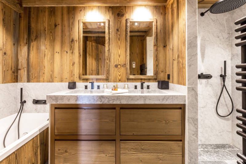 _lv_images__lot_0002340127_10_18154503