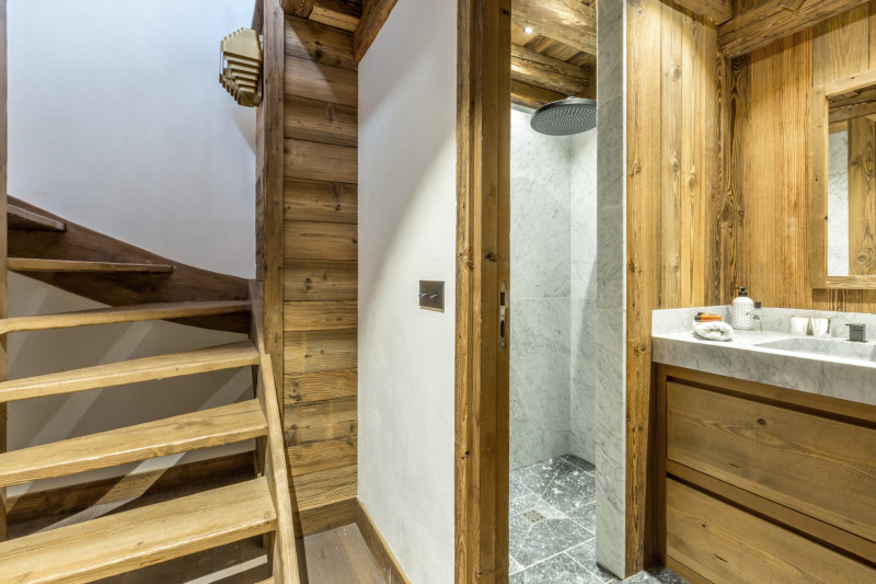 _lv_images__lot_0002340127_11_17785911