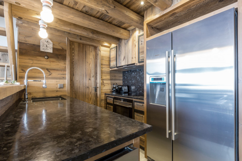 _lv_images__lot_0002340128_06_18321616