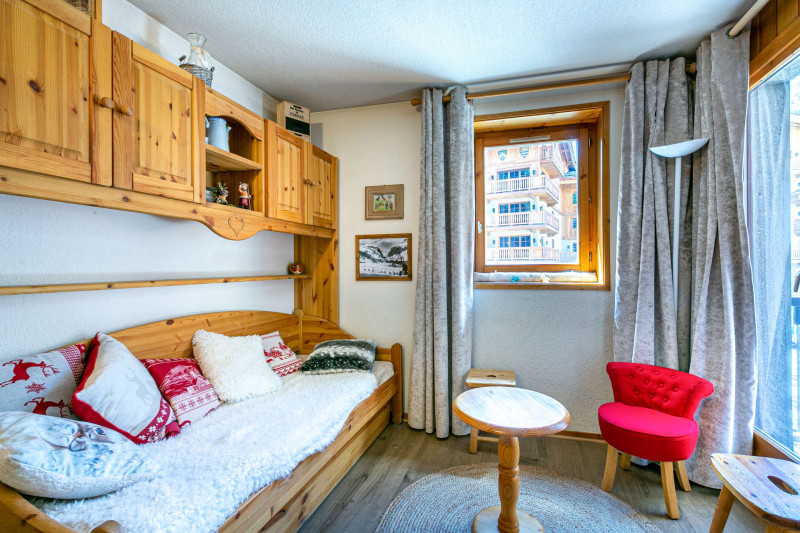 _lv_images__lot_0002340129_02_17385763 _lv_images__lot_0002340129_02_17385763