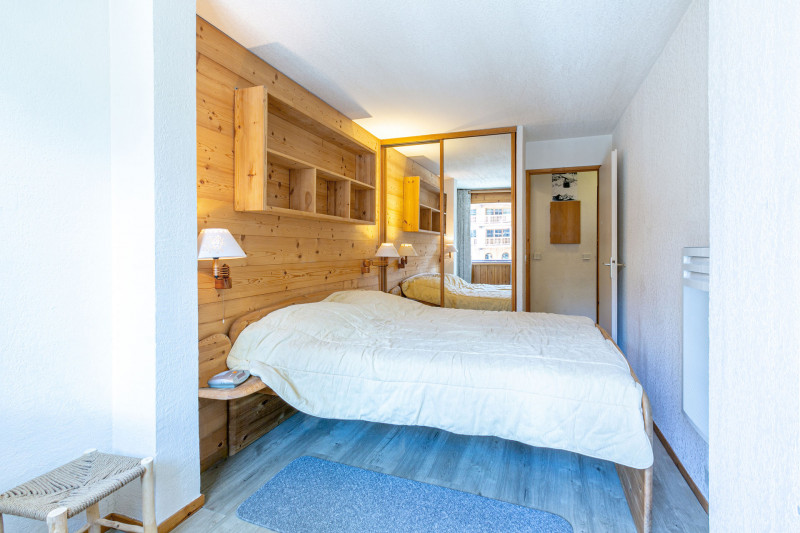 _lv_images__lot_0002340129_06_17429154 _lv_images__lot_0002340129_06_17429154