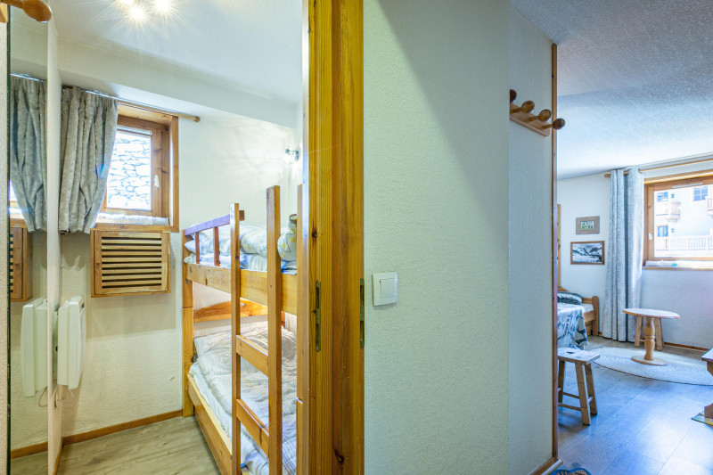 _lv_images__lot_0002340129_07_18068202 _lv_images__lot_0002340129_07_18068202