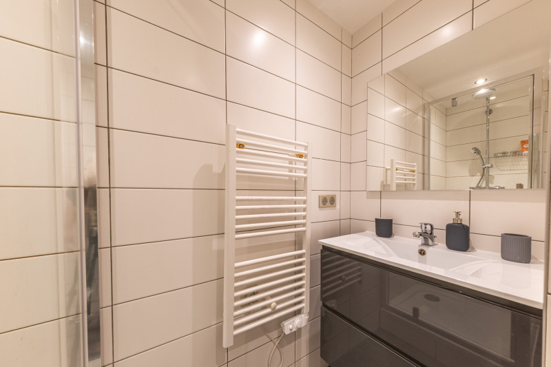 _lv_images__lot_0002340138_13_17302654