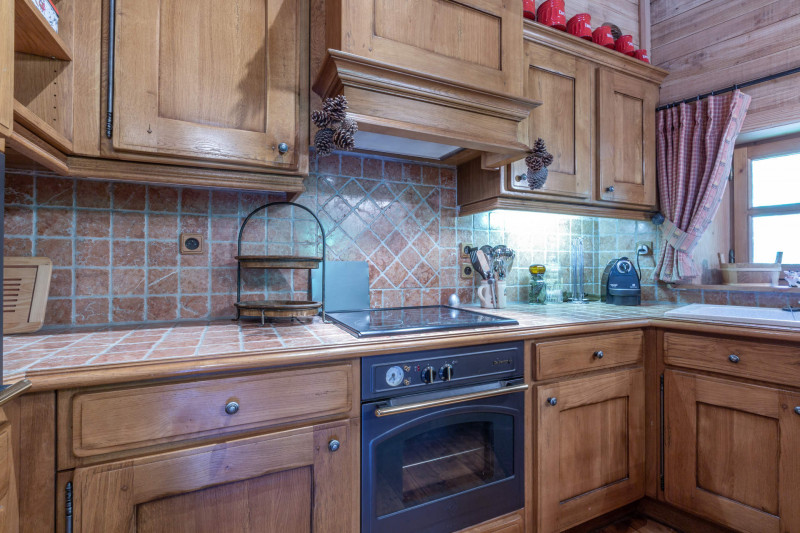 _lv_images__lot_0002340143_06_18224038