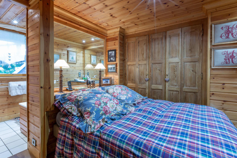 _lv_images__lot_0002340144_06_17415973