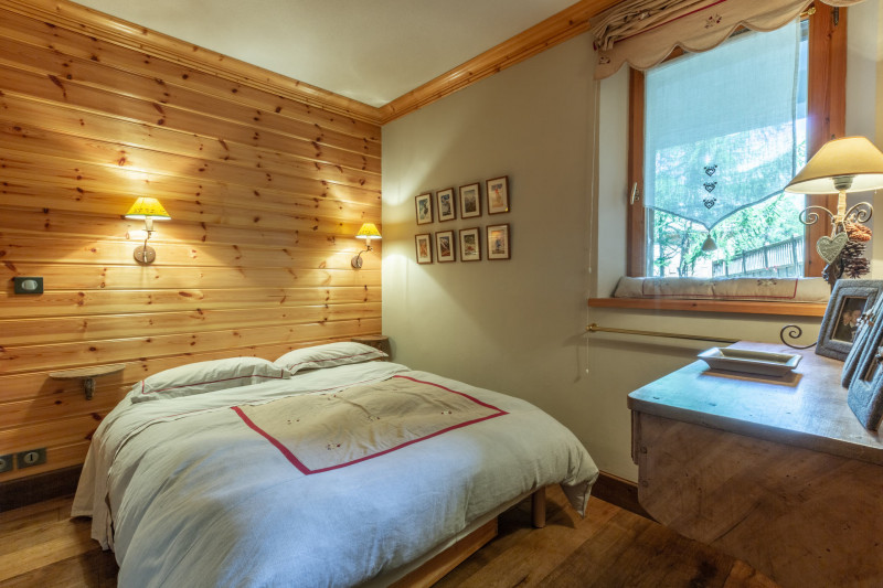 _lv_images__lot_0002340144_08_17299080