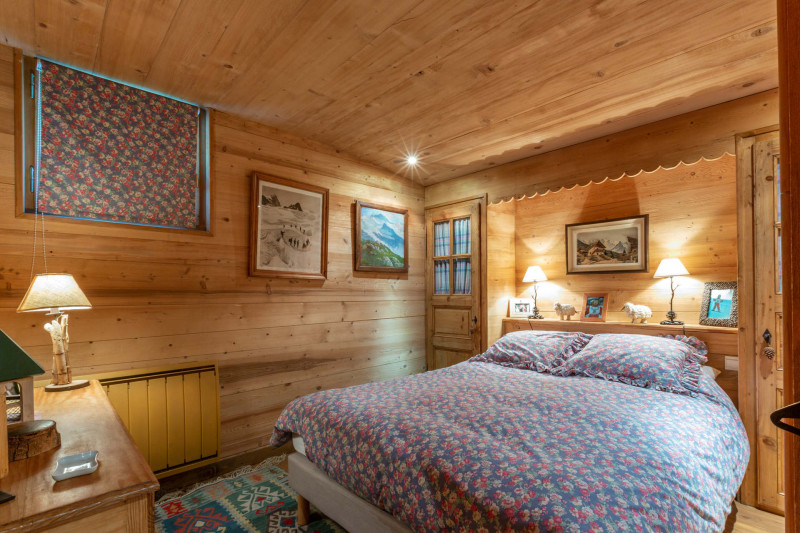 _lv_images__lot_0002340144_14_18259356