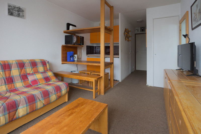 _lv_images__lot_0002340146_02_18067425