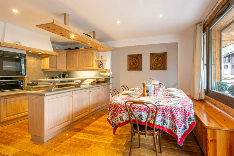 _lv_images__lot_0002340165_04_17786763