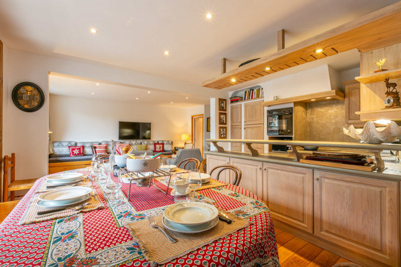 _lv_images__lot_0002340165_06_18261762