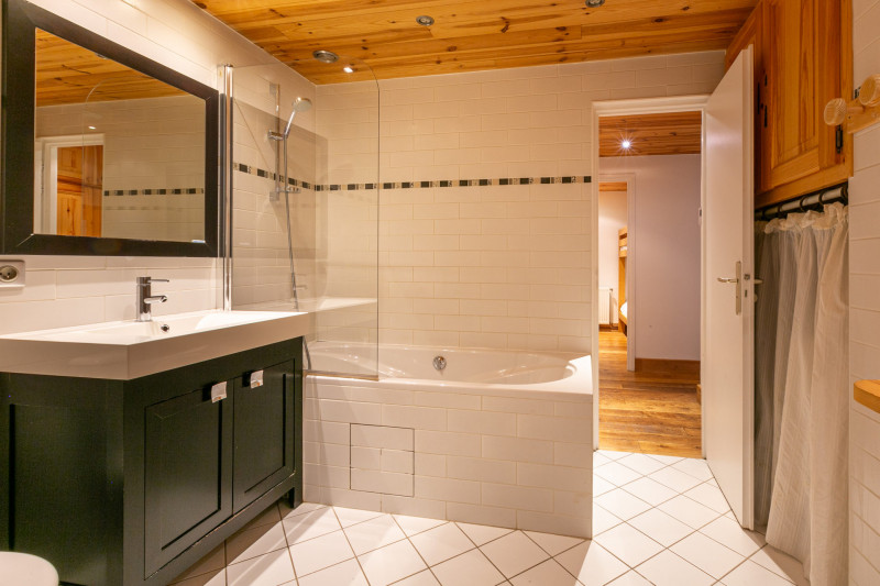 _lv_images__lot_0002340165_11_18359430 _lv_images__lot_0002340165_11_18359430