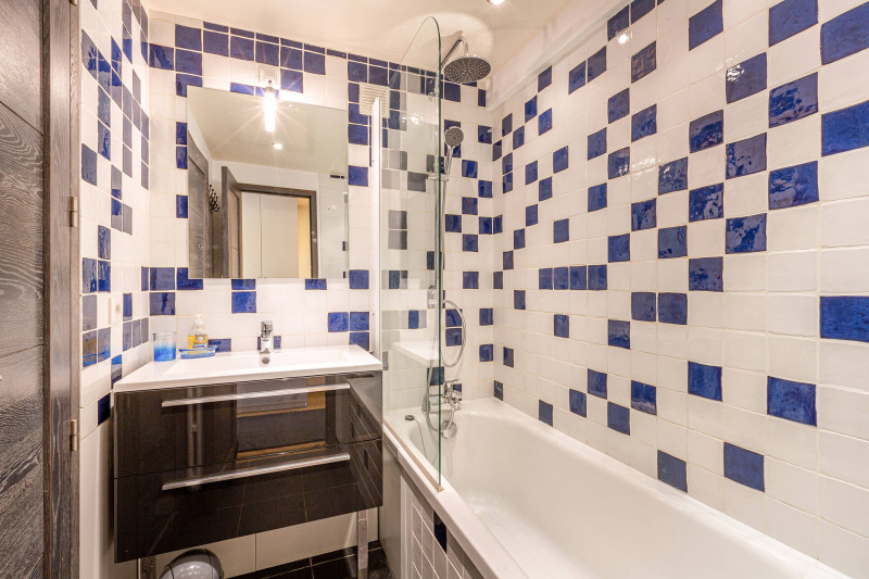 _lv_images__lot_0002340169_08_18431932