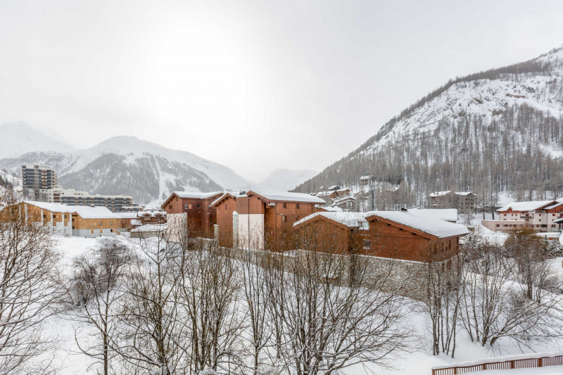 _lv_images__lot_0002340169_09_19522378