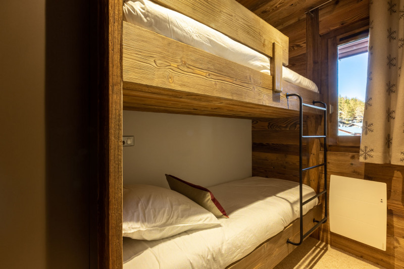 _lv_images__lot_0002340172_12_18395525