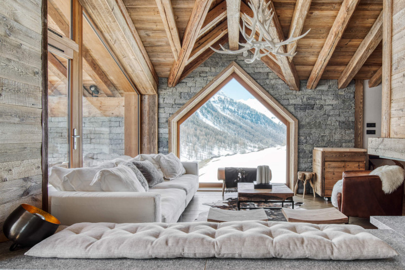 _lv_images__lot_0002340175_01_17939059