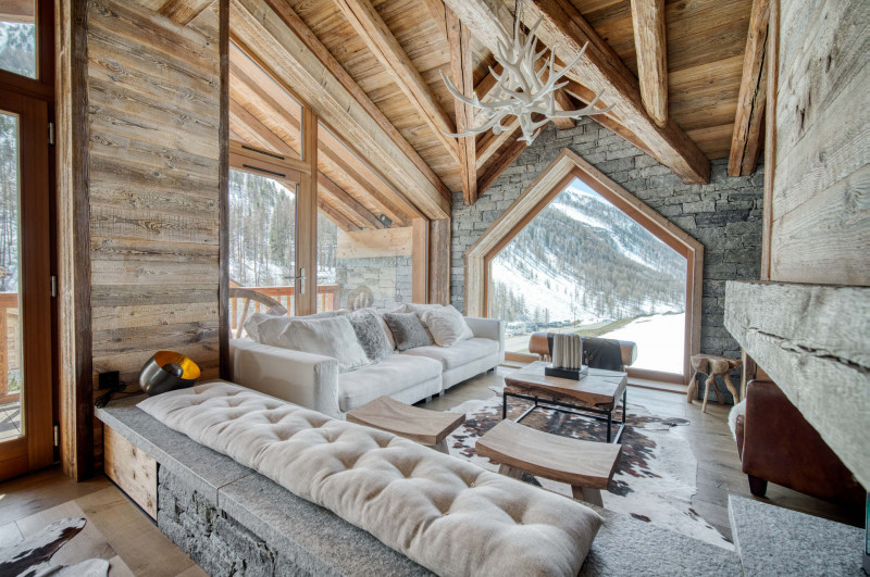 _lv_images__lot_0002340175_05_17424416