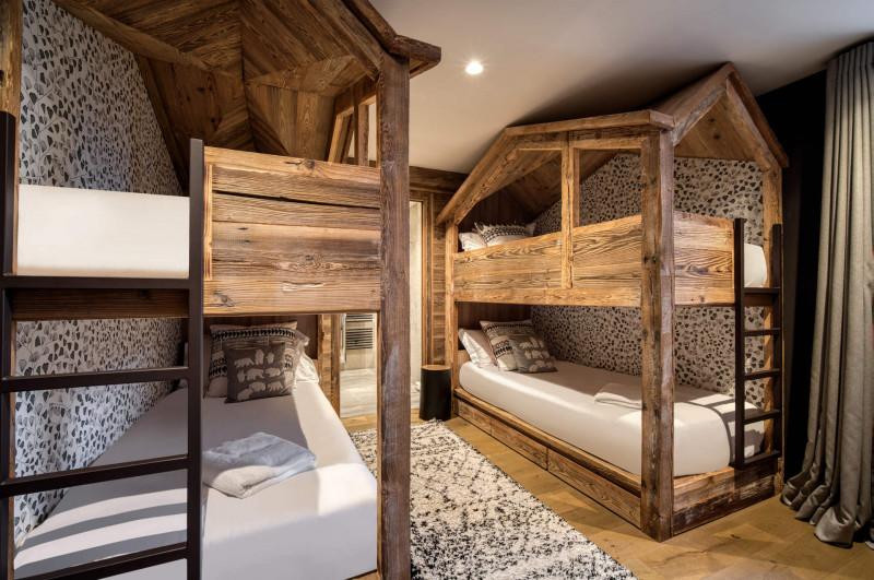 _lv_images__lot_0002340175_12_17939070