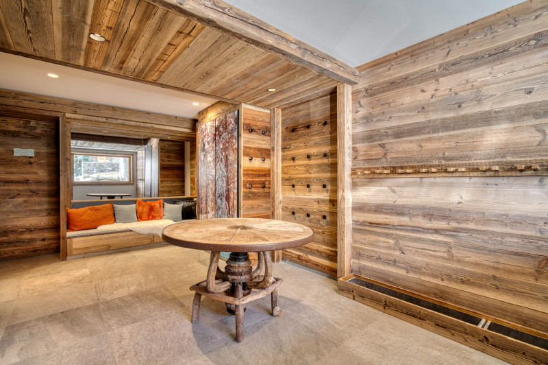 _lv_images__lot_0002340175_16_18447994