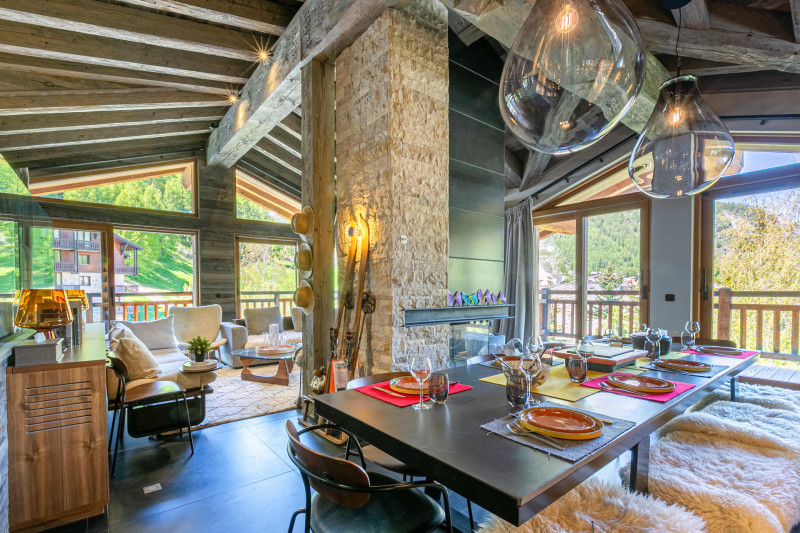 _lv_images__lot_0002340178_01_18500449