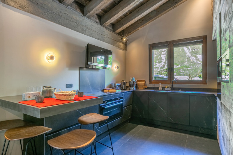 _lv_images__lot_0002340178_10_18154672