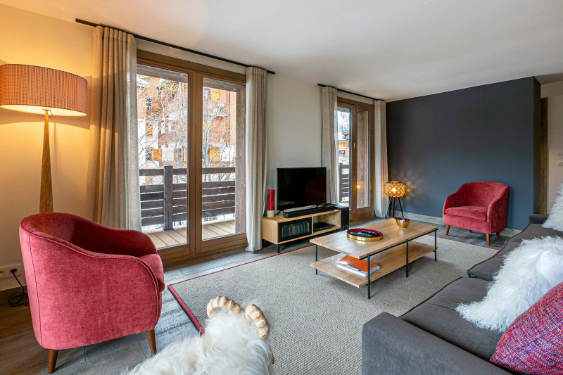 _lv_images__lot_0002340181_02_18516525