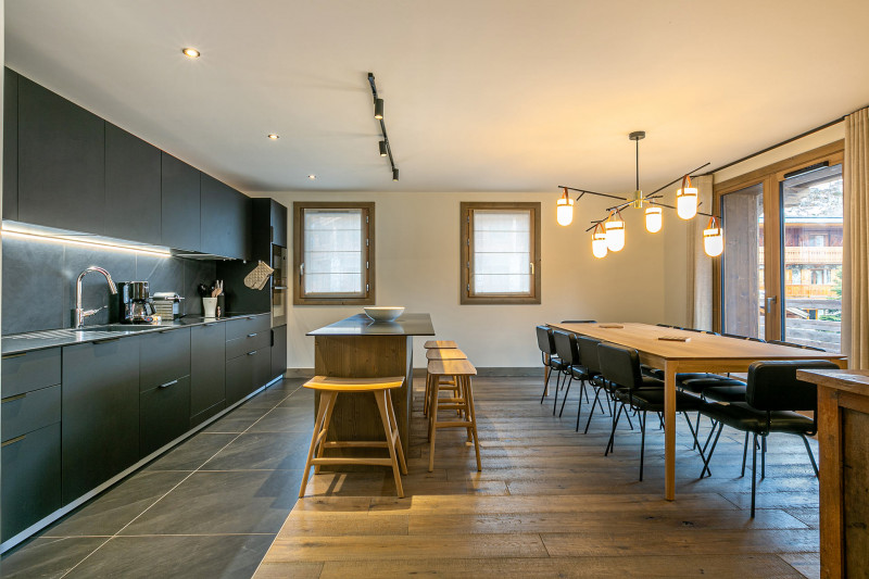 _lv_images__lot_0002340181_05_18223613