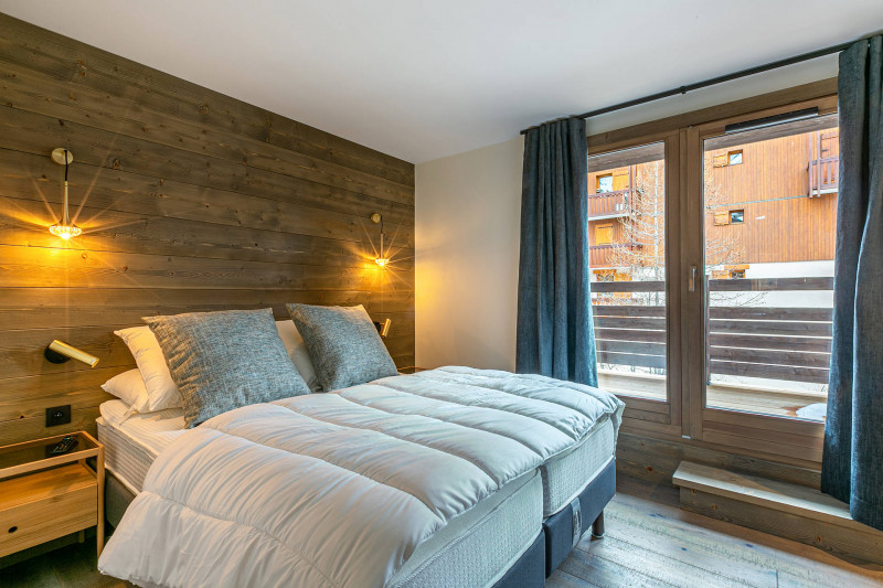 _lv_images__lot_0002340181_08_18448539